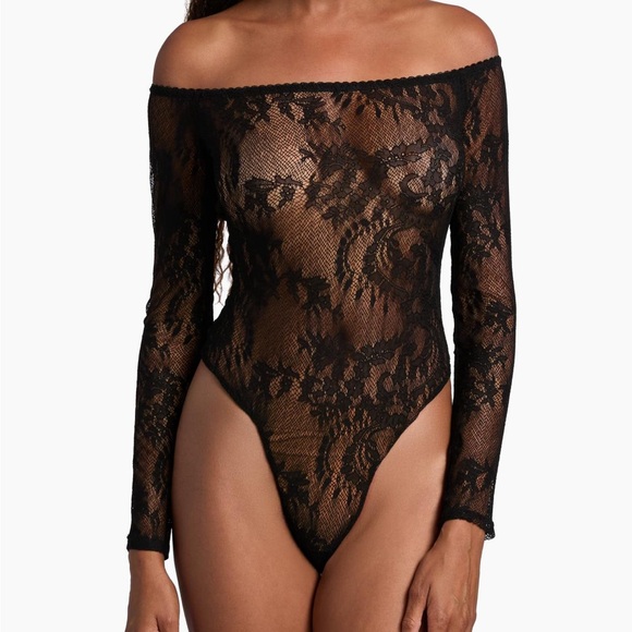 L'AGENCE Off the Shoulder Black Lace Bodysuit - Picture 1 of 7